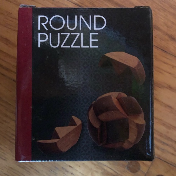 Round Wooden Puzzle Brain Teaser NIB - Picture 2 of 3